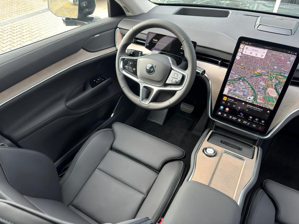 Volvo EX90