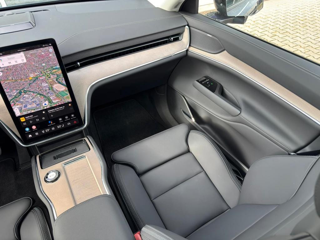 Volvo EX90