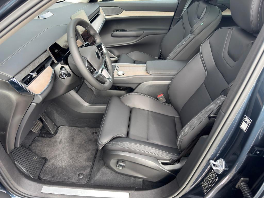 Volvo EX90