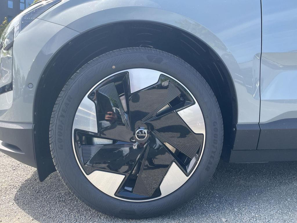 Volvo EX30