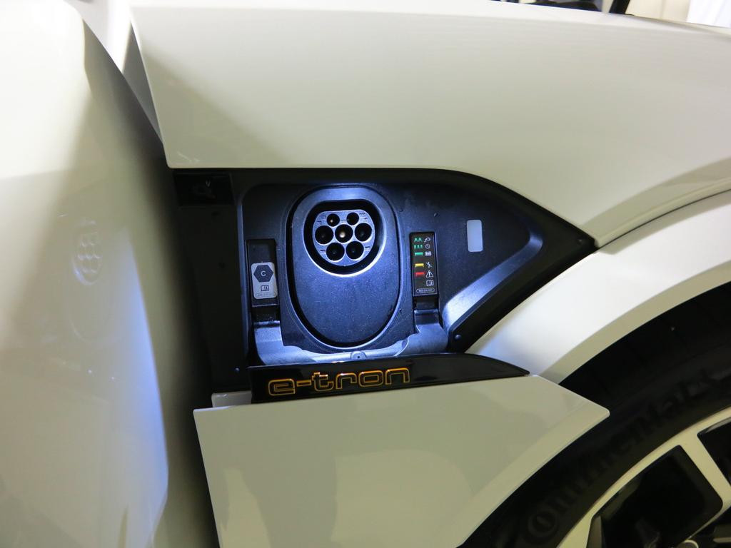 Audi e-tron