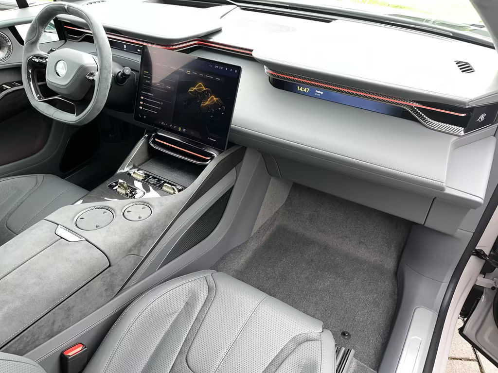 Lotus Eletre