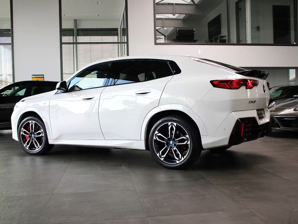 BMW iX2