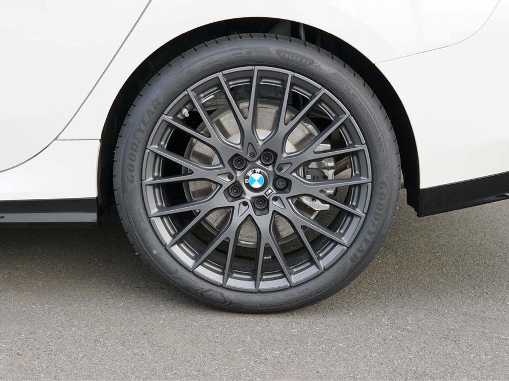 BMW M235