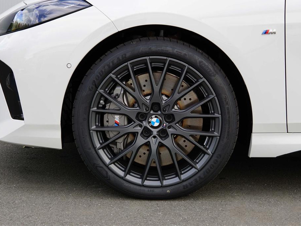 BMW M235