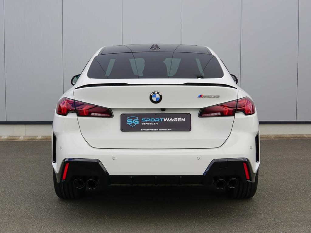 BMW M235