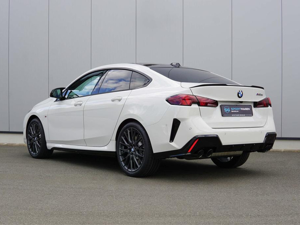 BMW M235