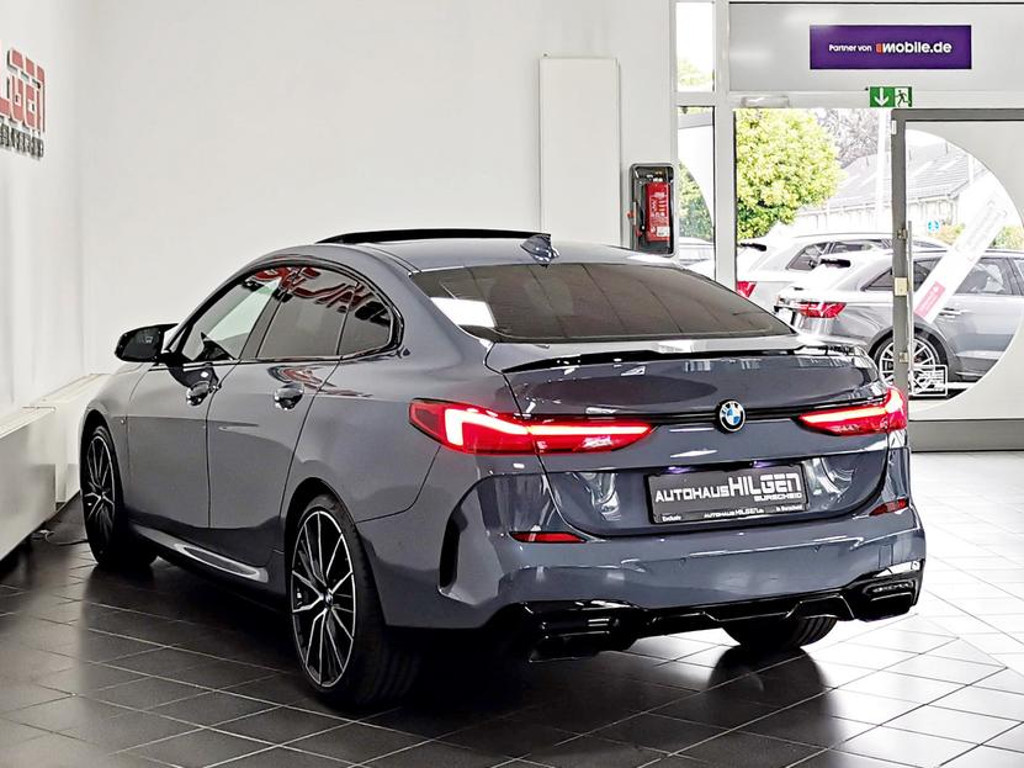 BMW M235