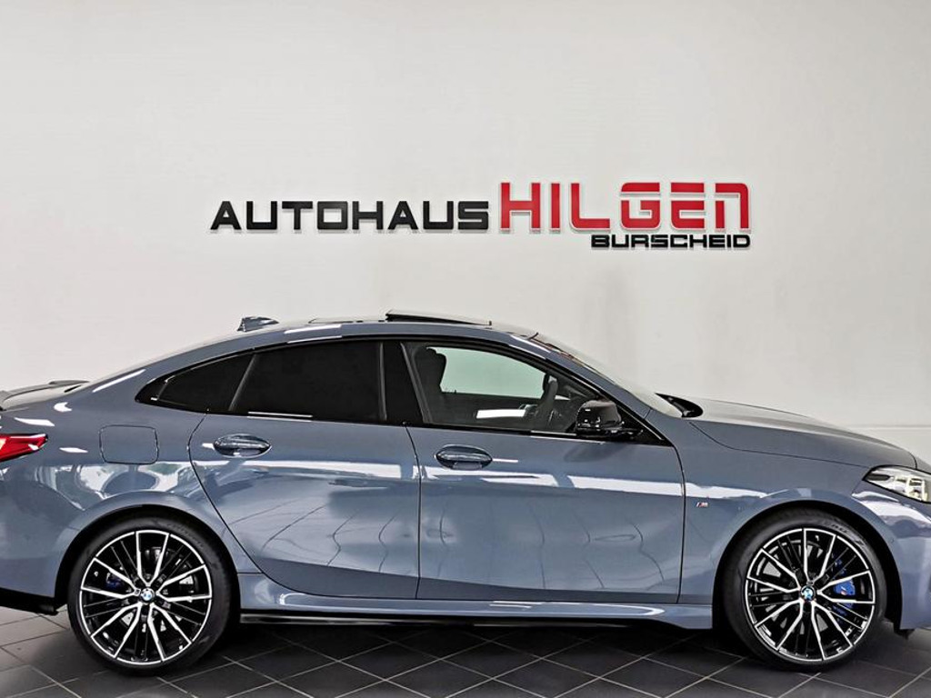 BMW M235