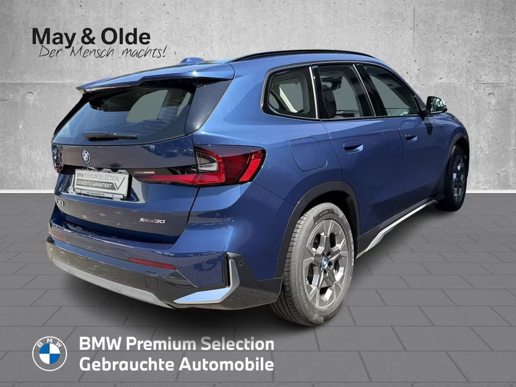BMW iX1