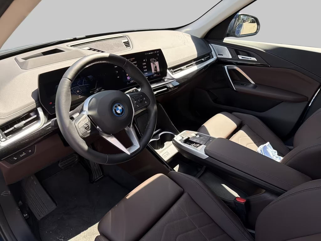 BMW iX1