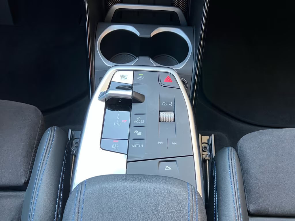 BMW iX1