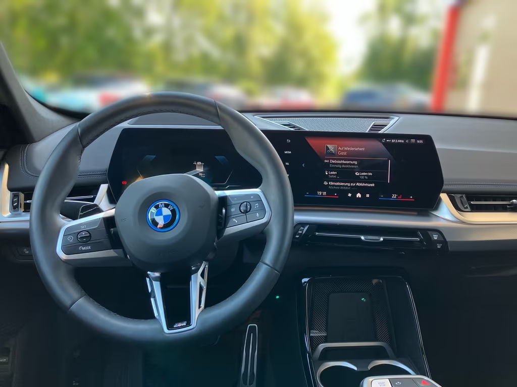 BMW iX1