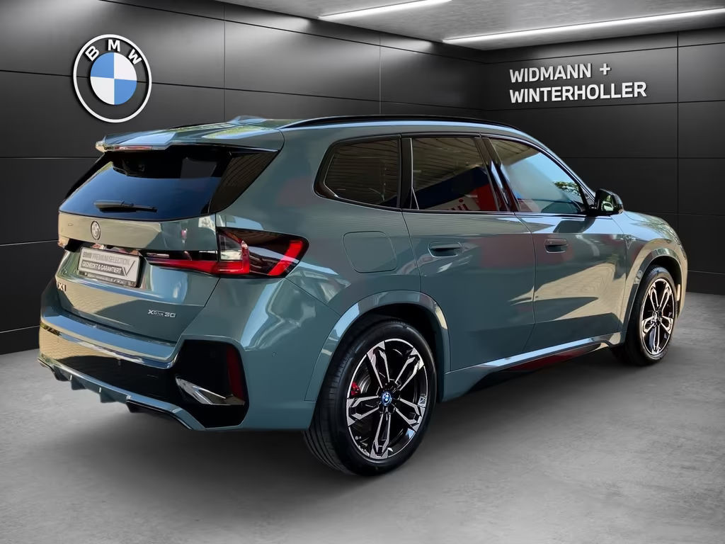 BMW iX1