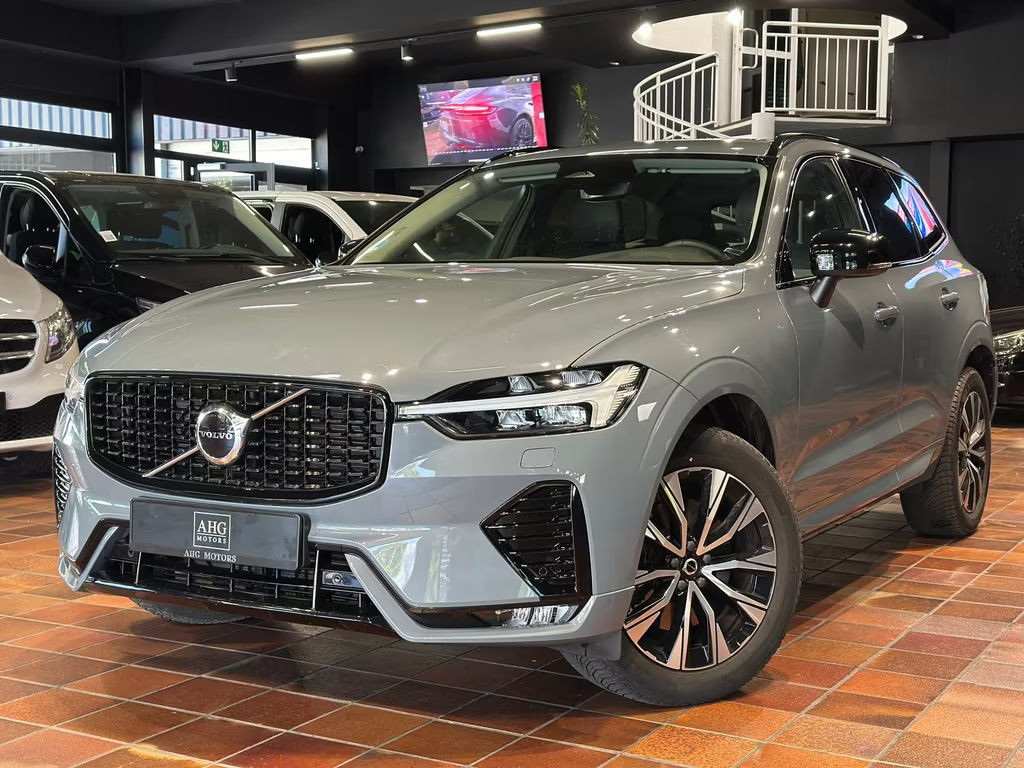 Volvo XC60 AWD Plus Dark
