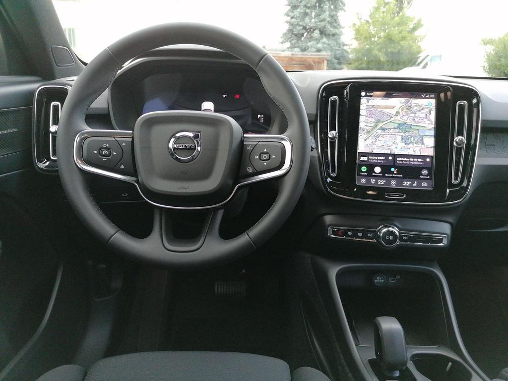 Volvo EX40