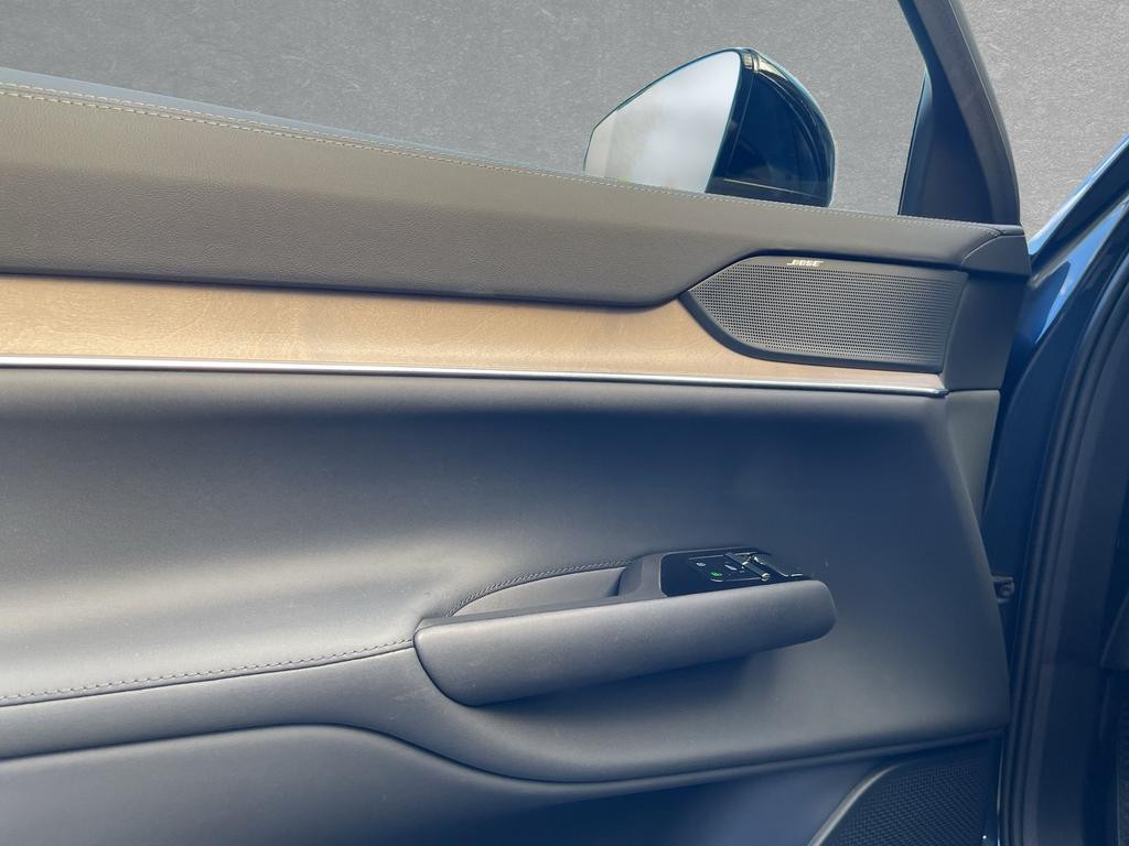 Volvo EX90
