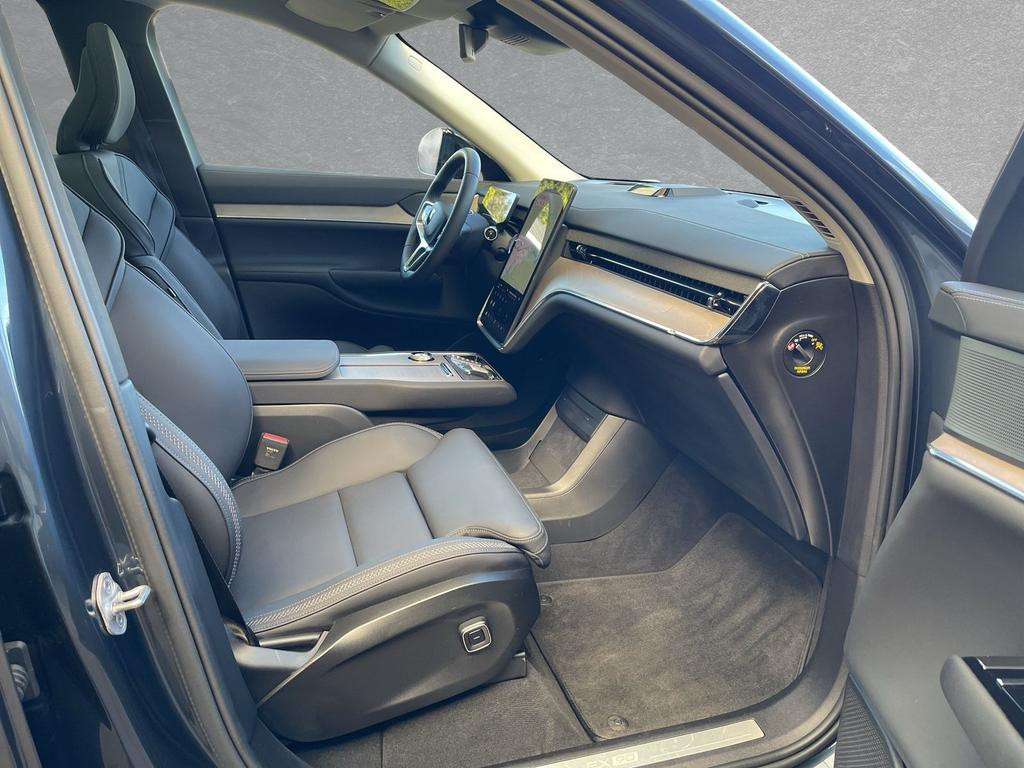 Volvo EX90