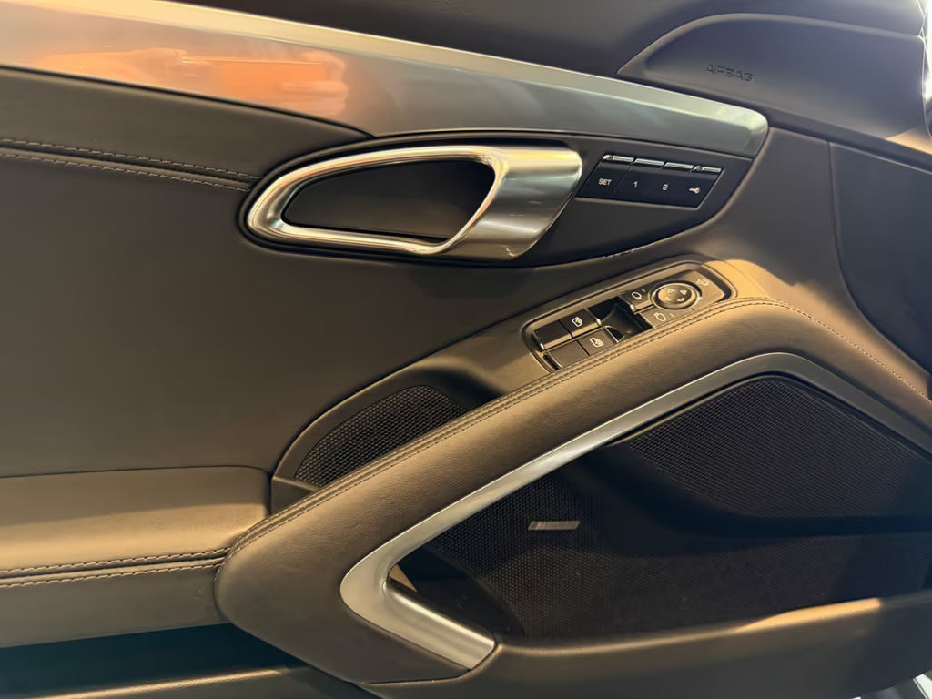 Porsche Cayman