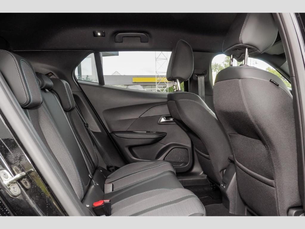 Peugeot e-2008