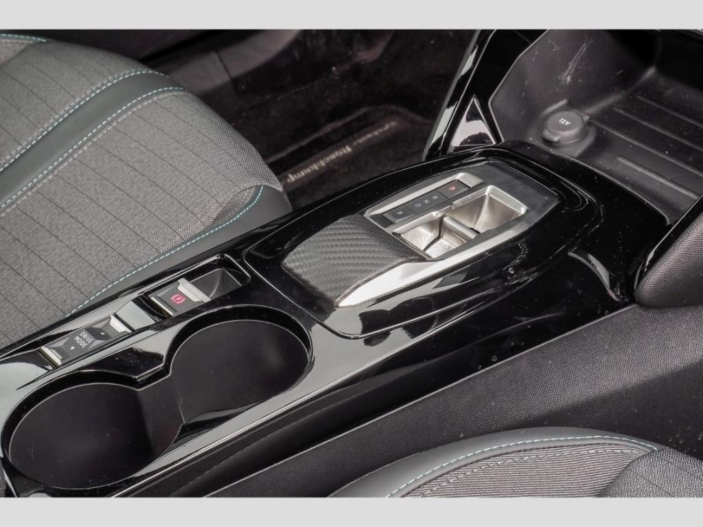 Peugeot e-2008