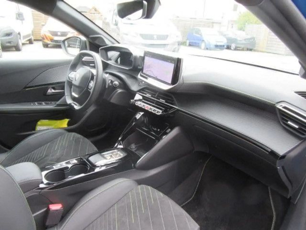 Peugeot e-208