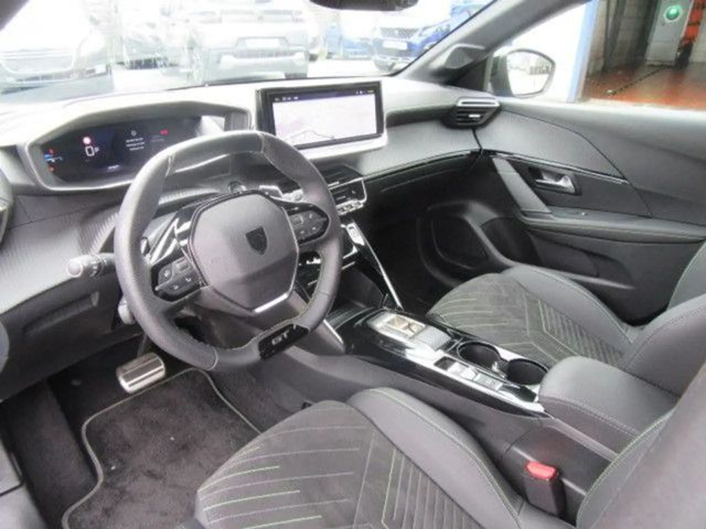 Peugeot e-208