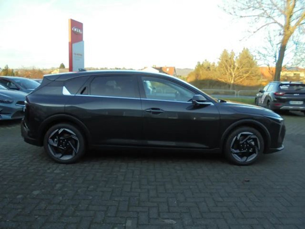 Kia K4