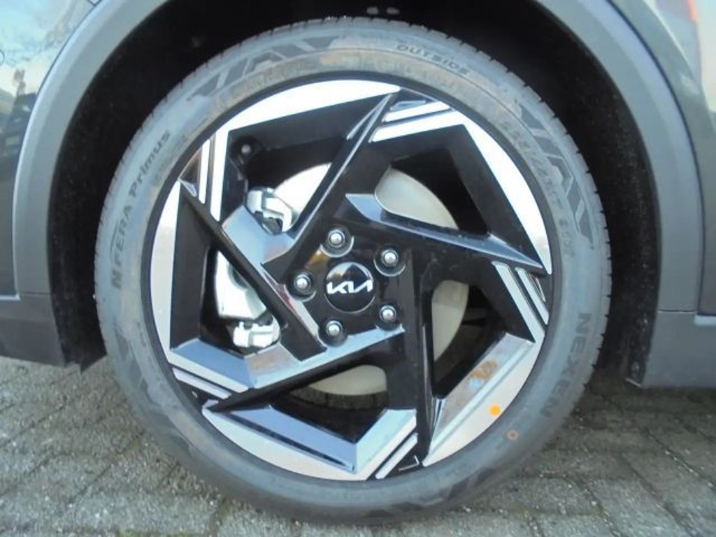 Kia K4