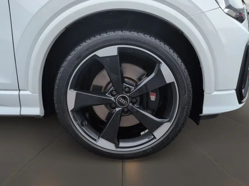 Audi SQ2
