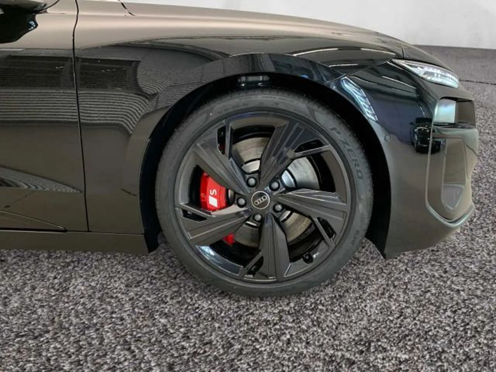 Audi S6 e-tron