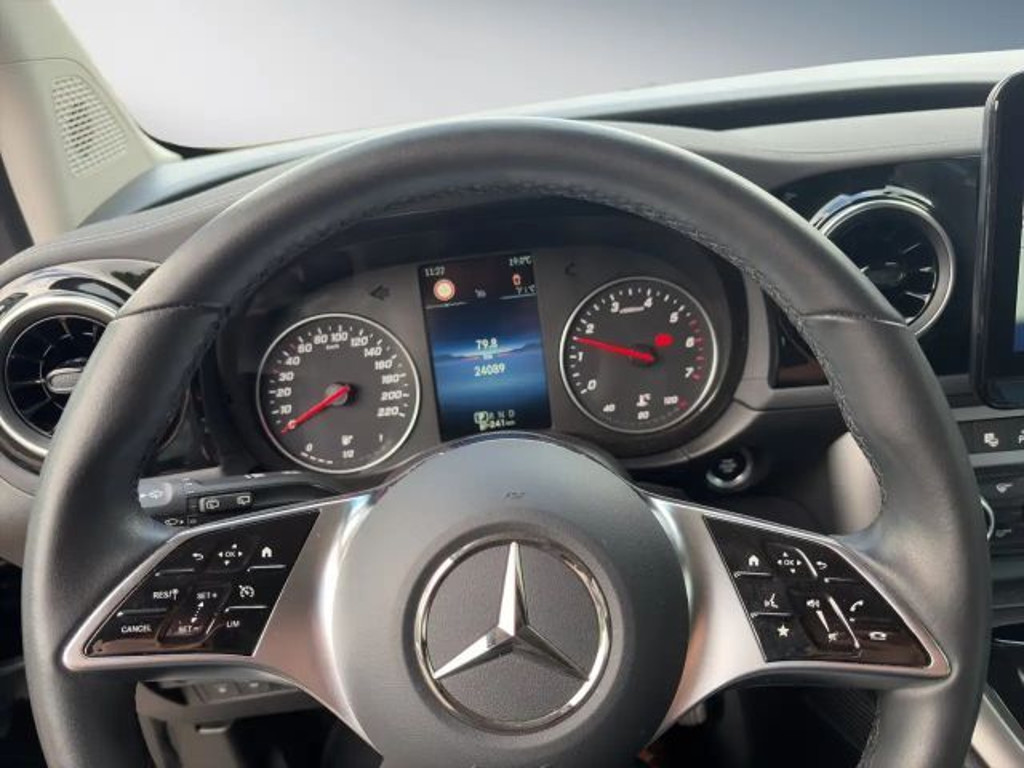 Mercedes-Benz T 180