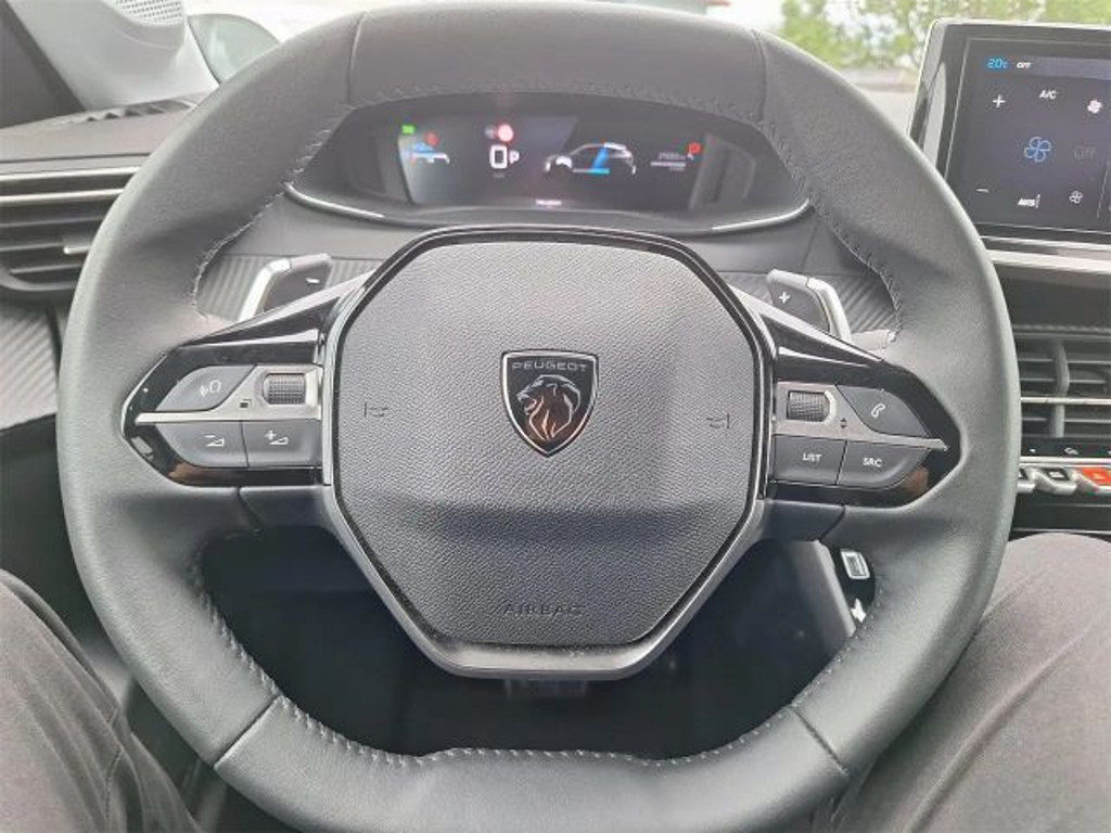 Peugeot e-208