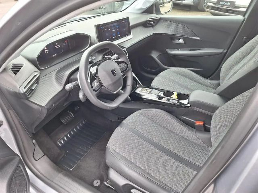 Peugeot e-208