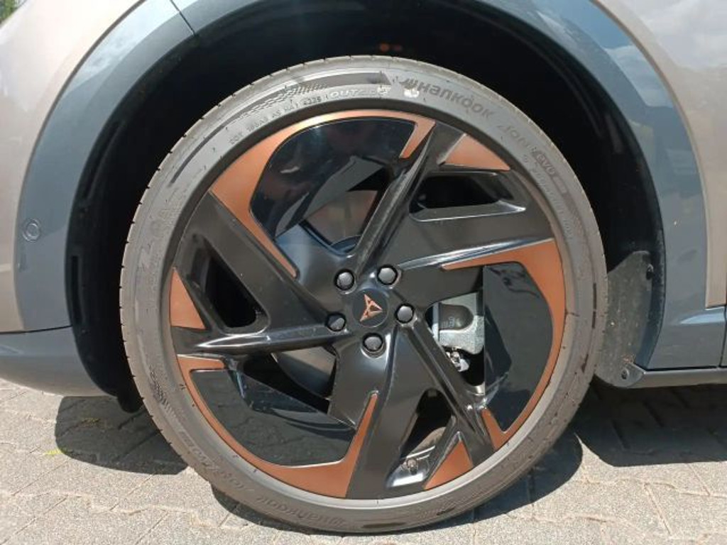 Cupra Tavascan
