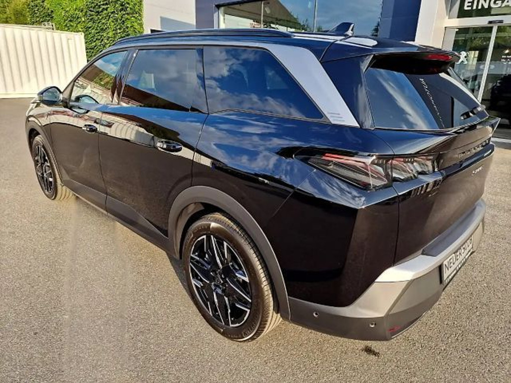 Peugeot E-5008