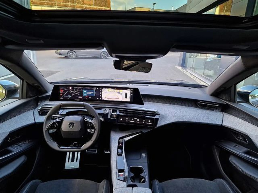 Peugeot E-5008