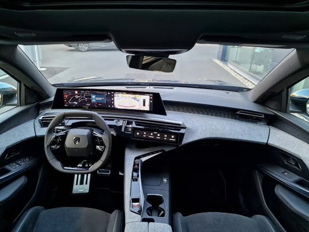 Peugeot E-5008