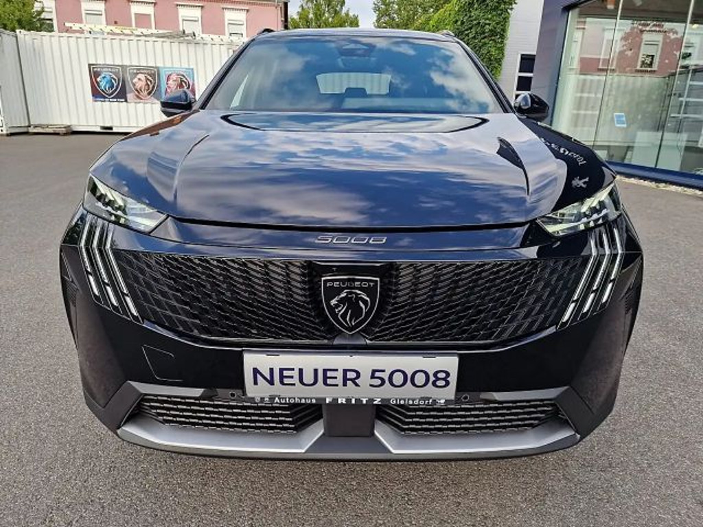 Peugeot E-5008