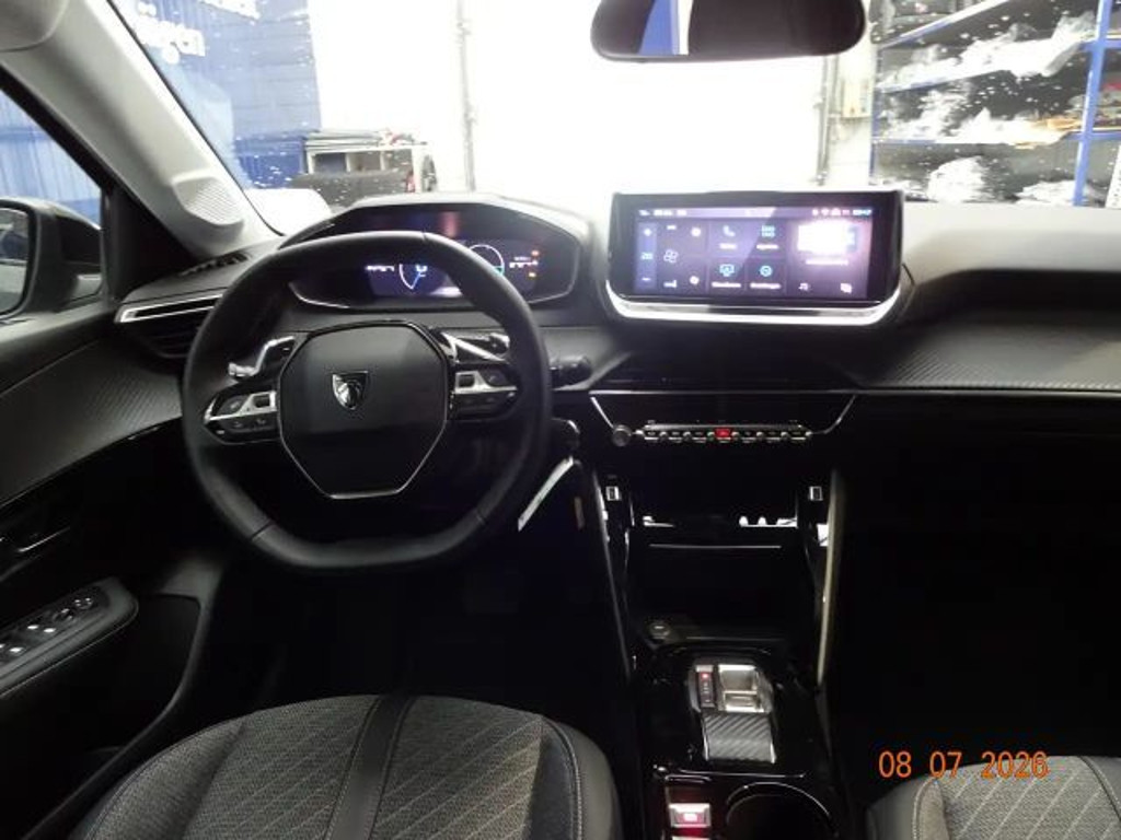 Peugeot e-208