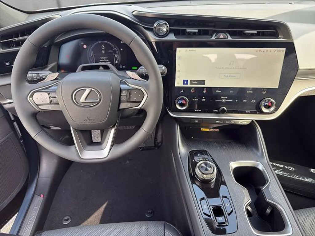 Lexus RZ