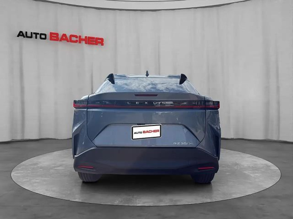Lexus RZ