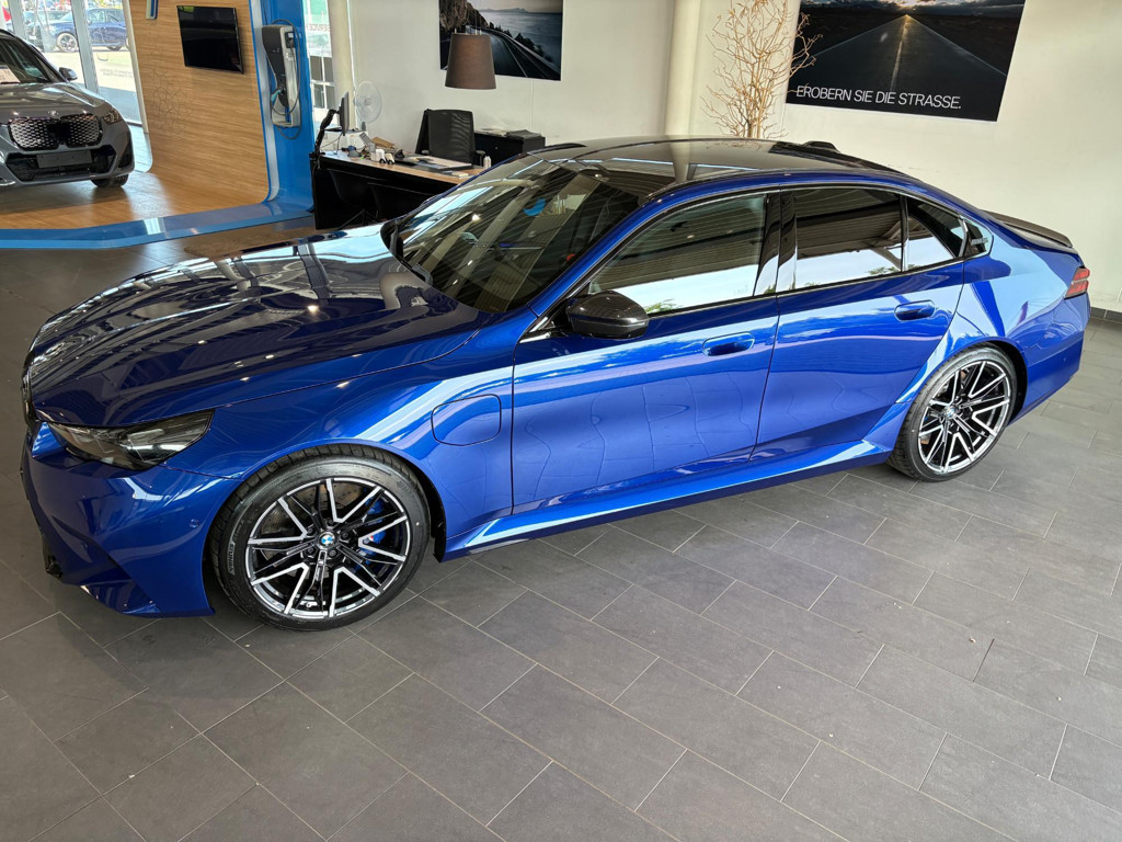 BMW M5 Sedan
