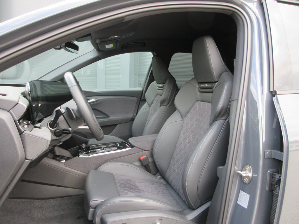 Audi SQ6 e-tron