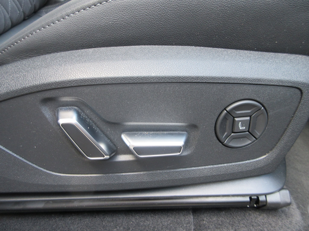 Audi SQ6 e-tron
