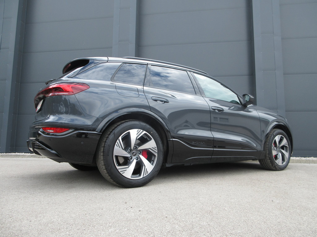 Audi SQ6 e-tron