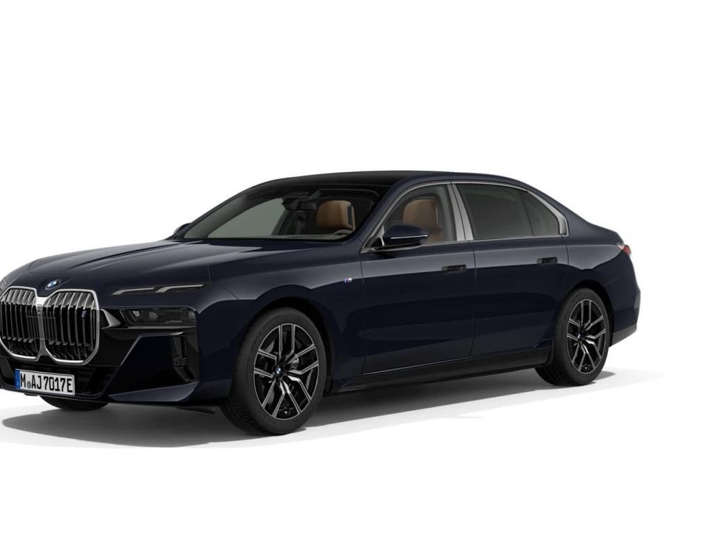 BMW i7