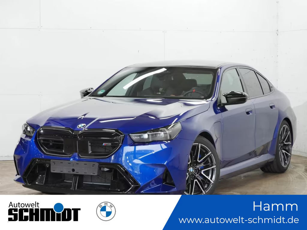 BMW M5 xDrive Sedan