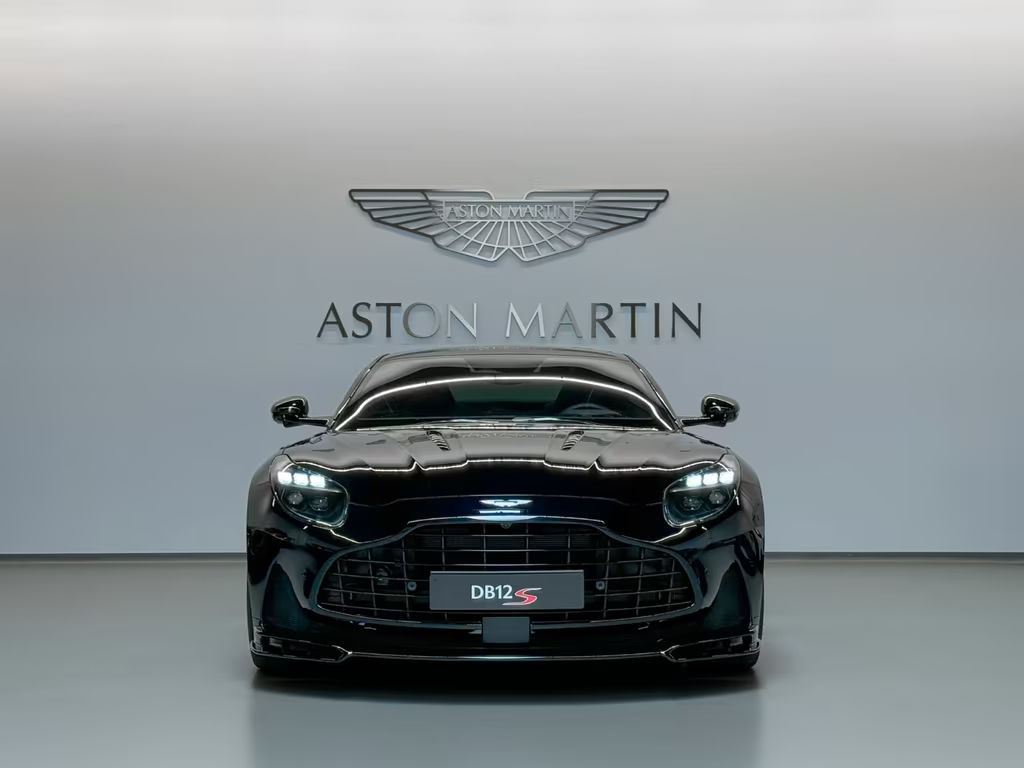 Aston Martin DB12