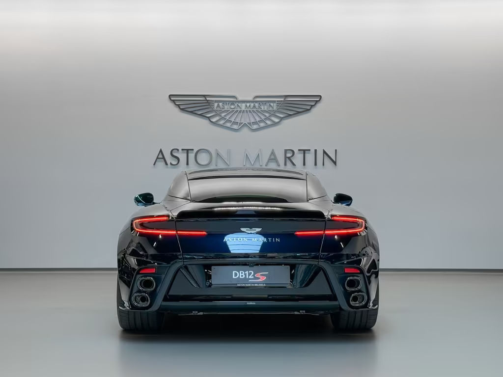 Aston Martin DB12